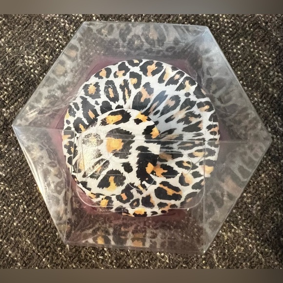 NIB Wet or Dry Scalp Massager - Picture 3 of 4